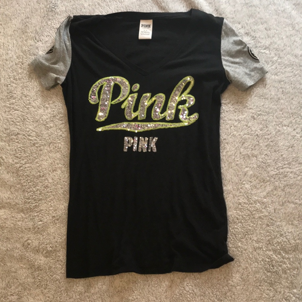 PINK V NECK SHIRT SIZE SMALL $15